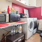 Charming Apartment In A Lively And Quiet Area